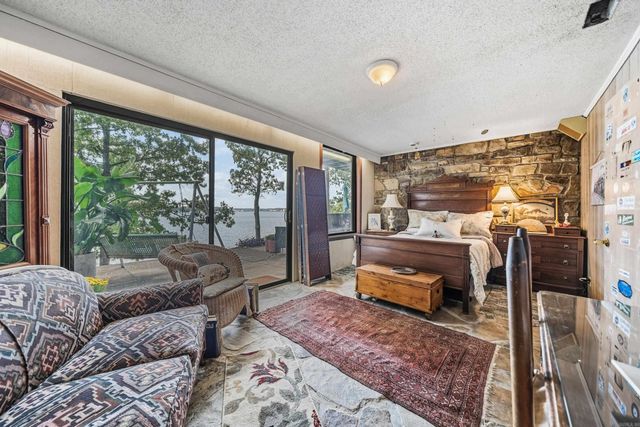 820 Lakeland Pt, Hot Springs, AR 71913