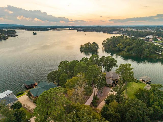 820 Lakeland Pt, Hot Springs, AR 71913