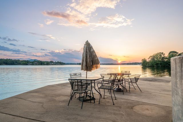 820 Lakeland Pt, Hot Springs, AR 71913