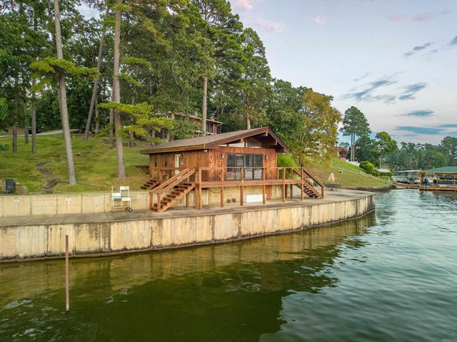 820 Lakeland Pt, Hot Springs, AR 71913