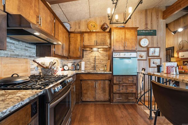 820 Lakeland Pt, Hot Springs, AR 71913