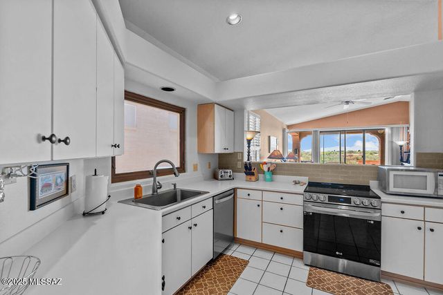 1313 W Mariquita Street, Green Valley, AZ 85622