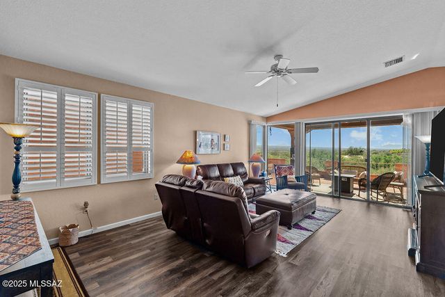 1313 W Mariquita Street, Green Valley, AZ 85622