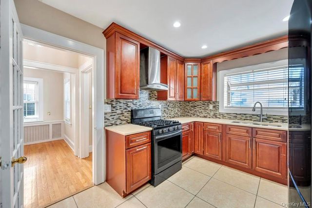 345 Plainfield Street, Westbury, NY 11590