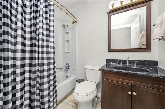 4015 Burnham Court, Winston-salem, NC 27105