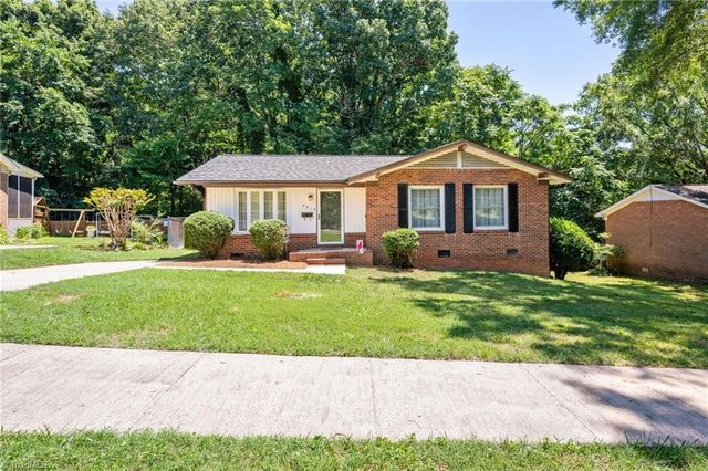 4015 Burnham Court, Winston-salem, NC 27105