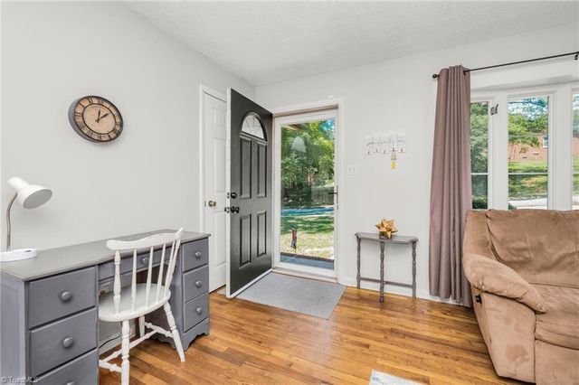 4015 Burnham Court, Winston-salem, NC 27105