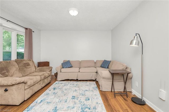 4015 Burnham Court, Winston-salem, NC 27105