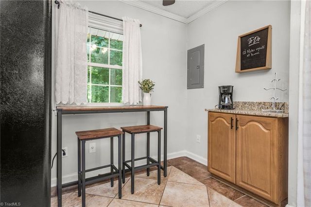 4015 Burnham Court, Winston-salem, NC 27105