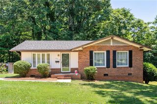 4015 Burnham Court, Winston-salem, NC 27105