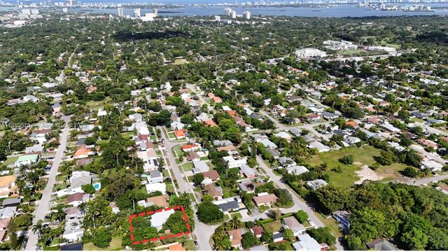 301 NE 115th St, Miami, FL 33161