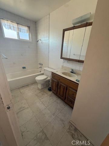 9327 Faywood, Bellflower, CA 90706