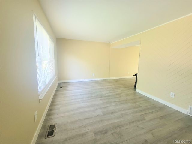 11484 Republic Avenue, Warren, MI 48089