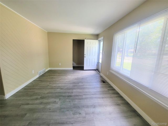 11484 Republic Avenue, Warren, MI 48089