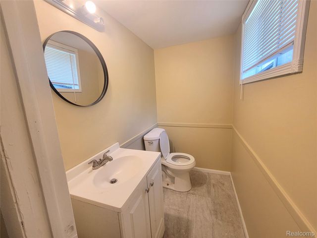 11484 Republic Avenue, Warren, MI 48089