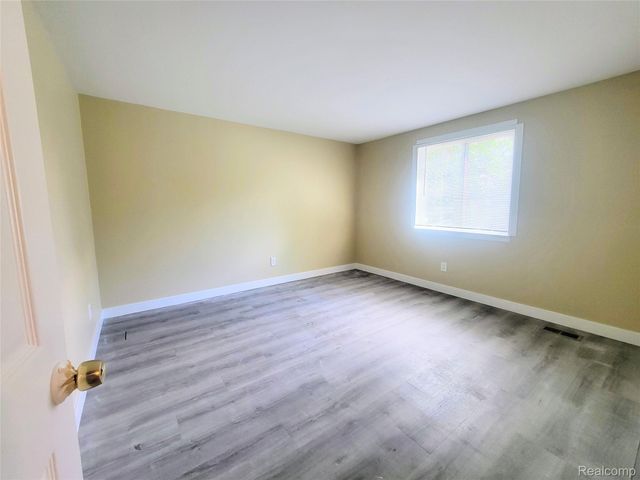 11484 Republic Avenue, Warren, MI 48089