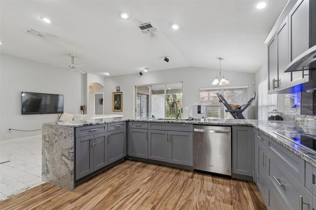 4643 DUNNIE DRIVE, Tampa, FL 33614