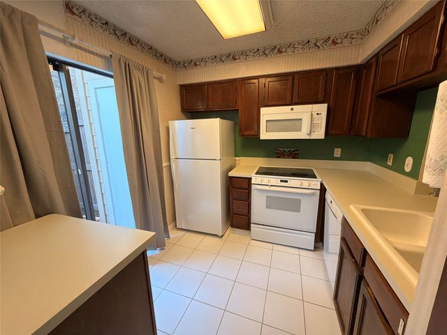 2327 Torrington Drive C, Arlington, TX 76012