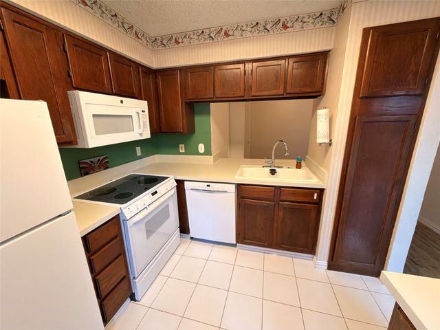 2327 Torrington Drive C, Arlington, TX 76012