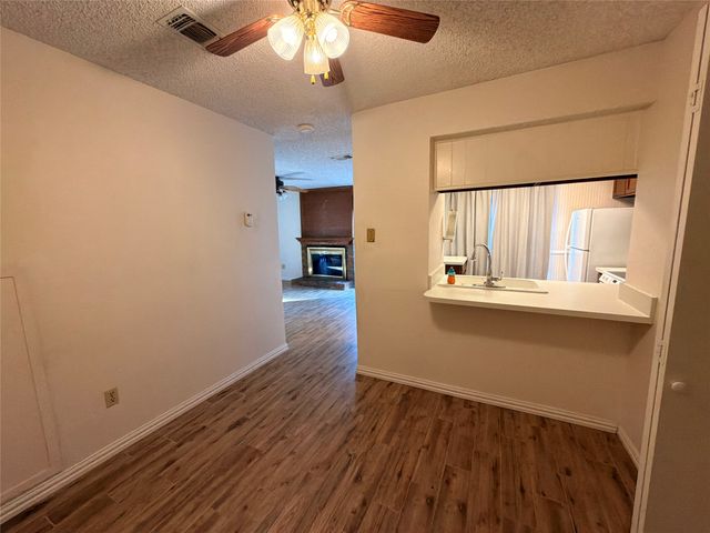 2327 Torrington Drive C, Arlington, TX 76012