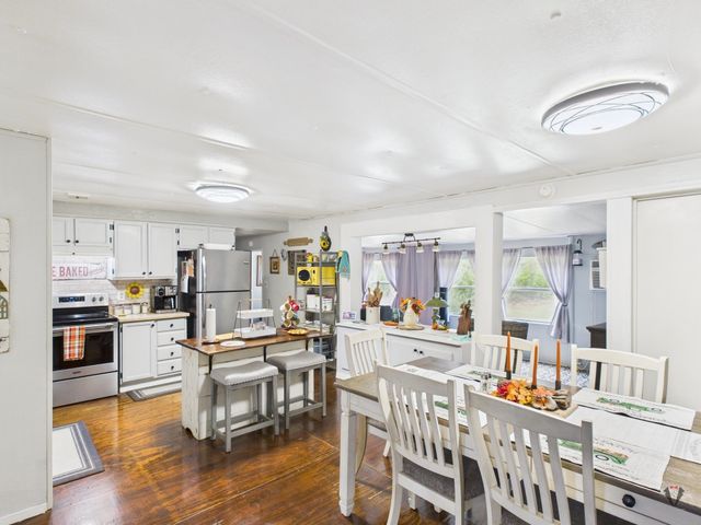 681 Lula Ln, Jefferson, TX 75657