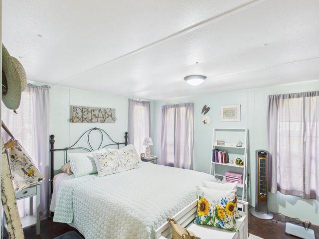 681 Lula Ln, Jefferson, TX 75657