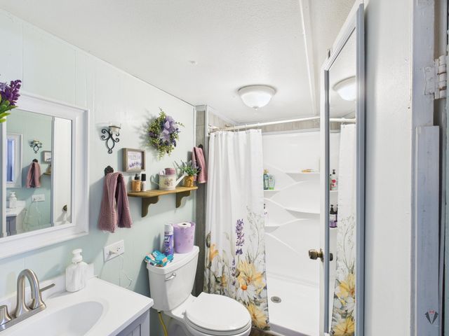 681 Lula Ln, Jefferson, TX 75657