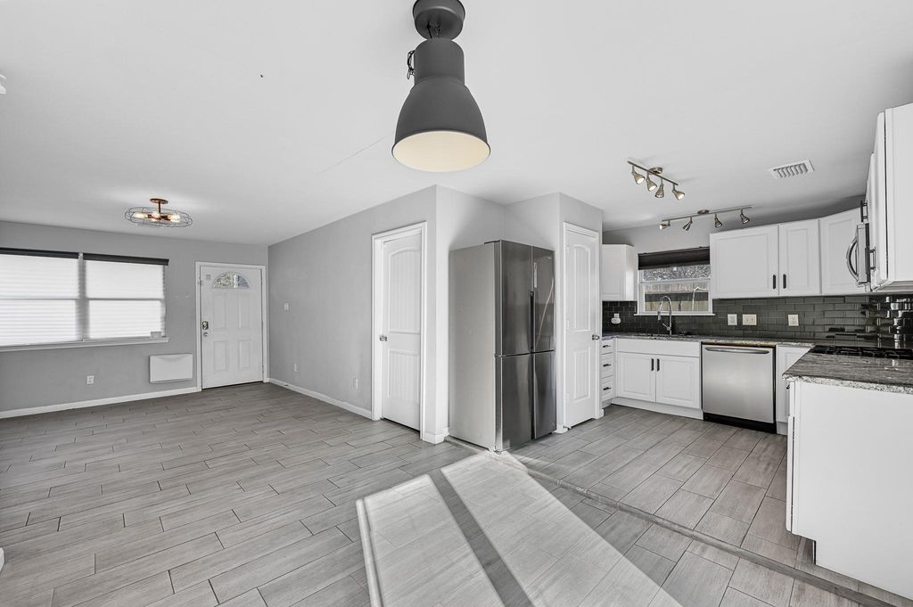 6705 Sherwood Drive, Houston, TX 77021