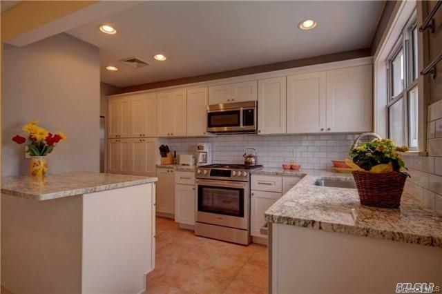 85 Jefferson Boulevard, Atlantic Beach, NY 11509