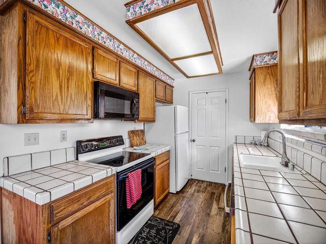 1056 Padre Drive 8, Salinas, CA 93901