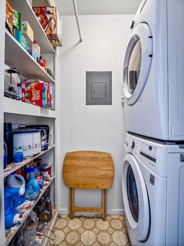 1056 Padre Drive 8, Salinas, CA 93901