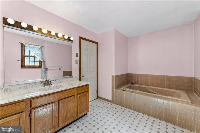 1577 SPRING MEADOW LN, Garnet Valley, PA 19060