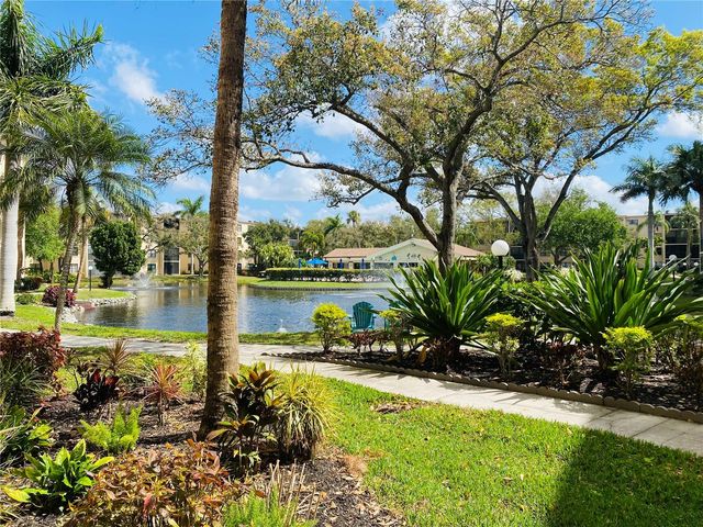 635 30TH AVENUE W F109, Bradenton, FL 34205