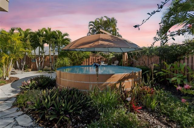618 WHITFIELD AVENUE, Sarasota, FL 34243
