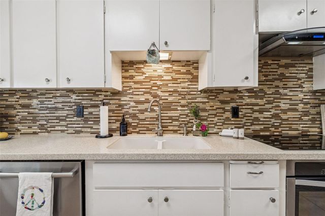 618 WHITFIELD AVENUE, Sarasota, FL 34243