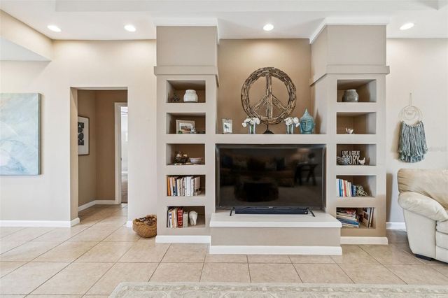618 WHITFIELD AVENUE, Sarasota, FL 34243