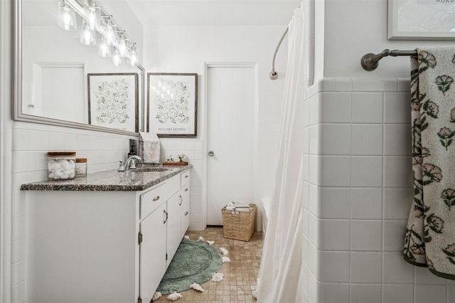 618 WHITFIELD AVENUE, Sarasota, FL 34243