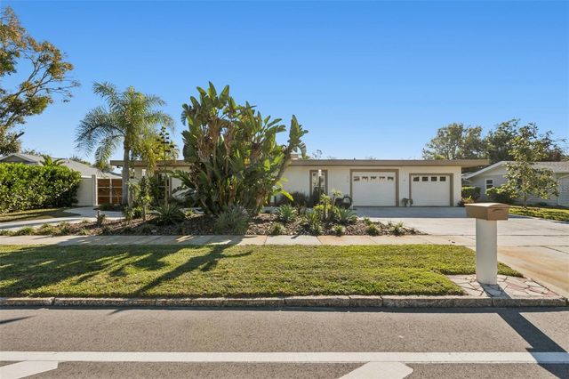 618 WHITFIELD AVENUE, Sarasota, FL 34243