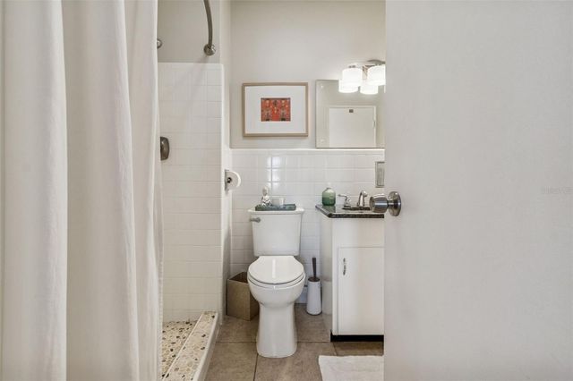 618 WHITFIELD AVENUE, Sarasota, FL 34243