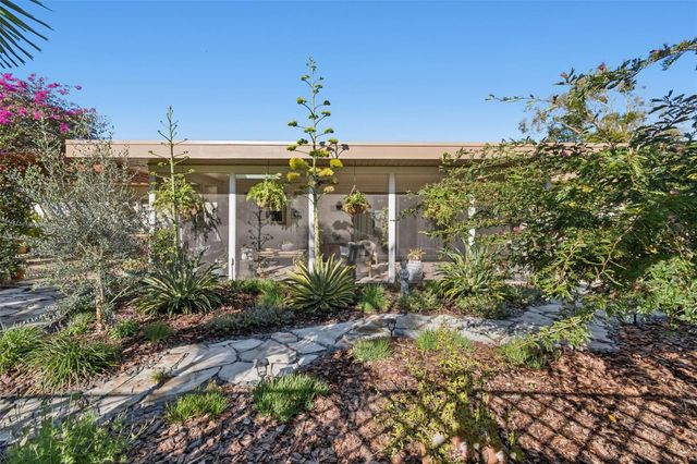 618 WHITFIELD AVENUE, Sarasota, FL 34243