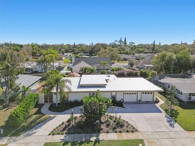 618 WHITFIELD AVENUE, Sarasota, FL 34243