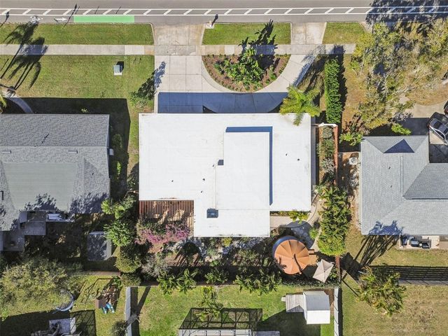 618 WHITFIELD AVENUE, Sarasota, FL 34243