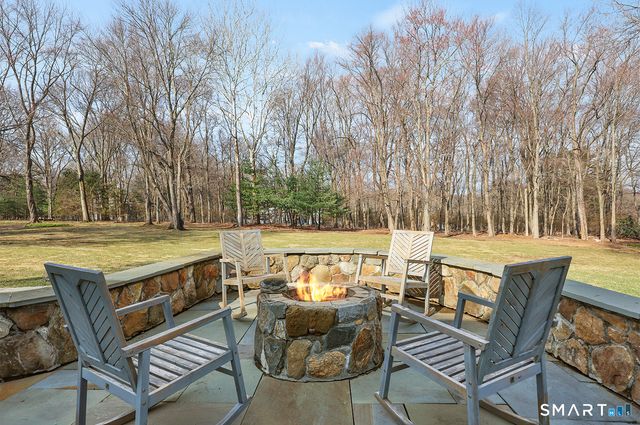 320 Warner Hill Road, Fairfield, CT 06890