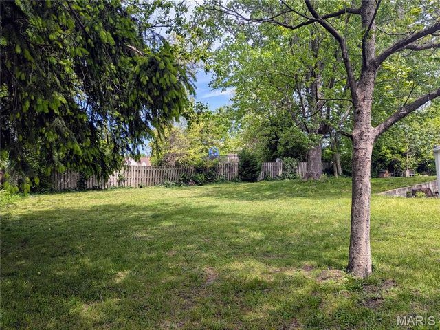 15 Hereford Avenue, St Louis, MO 63135