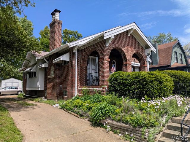 15 Hereford Avenue, St Louis, MO 63135