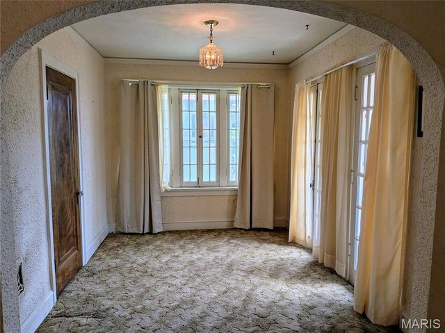 15 Hereford Avenue, St Louis, MO 63135