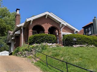 15 Hereford Avenue, St Louis, MO 63135