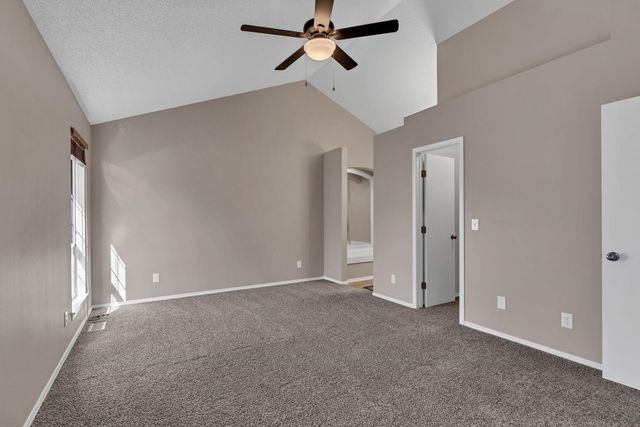 2613 N Beacon Hill Ct, Wichita, KS 67220