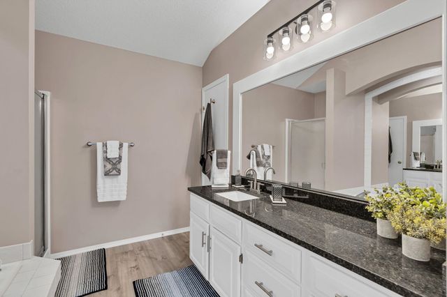 2613 N Beacon Hill Ct, Wichita, KS 67220