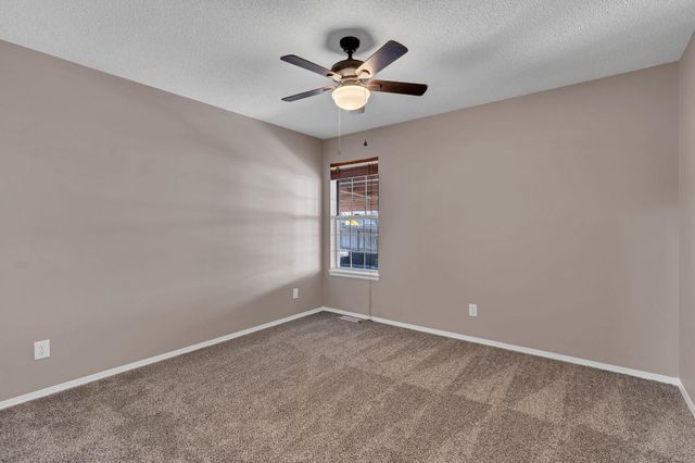 2613 N Beacon Hill Ct, Wichita, KS 67220